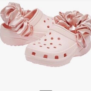 Hazel James Pink Croc Shoes with Satin Scrunchies NWT